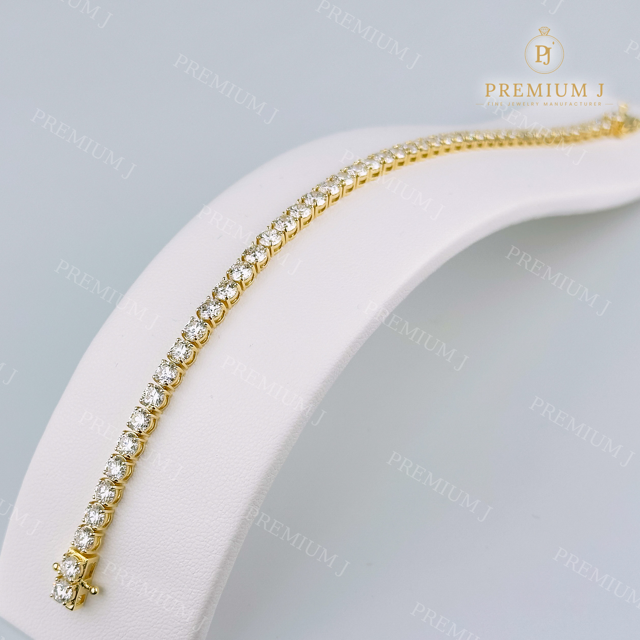 สร้อยข้อมือเทนนิส ทองคำแท้ 14K ฝังเพชรแล็บ 47 เม็ด 10 กะรัต
